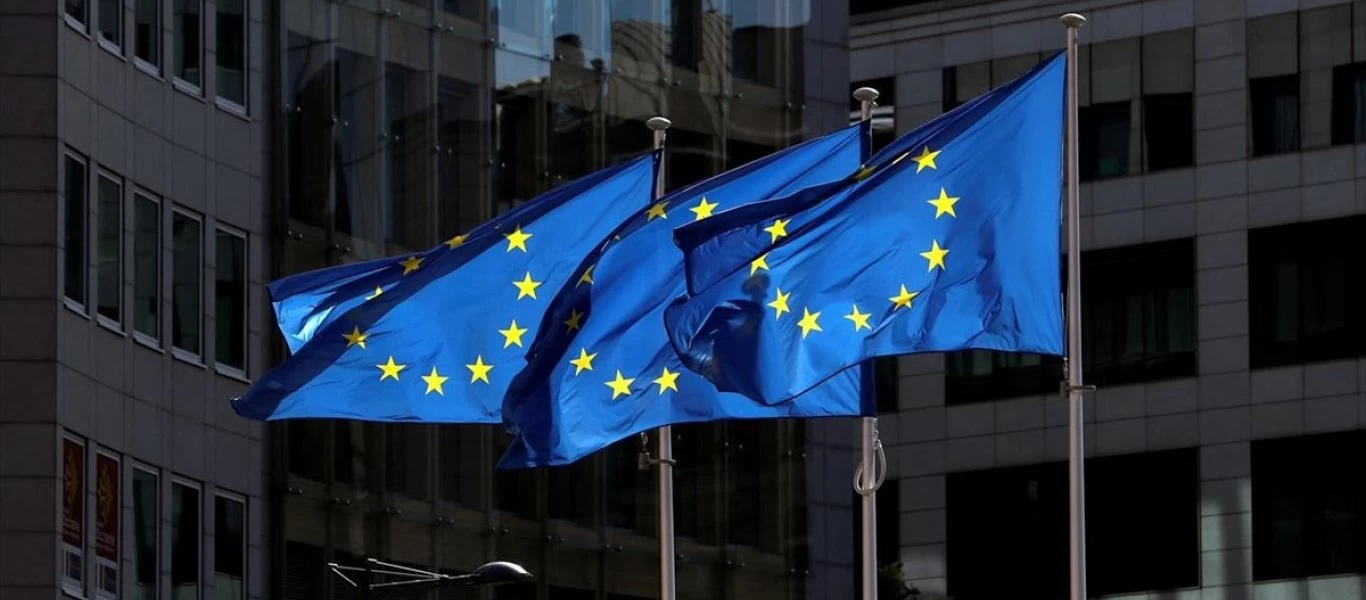 Ευρωπαϊκή Επιτροπή για εμβόλιο AstraZeneca: «Αναμένουμε ενημέρωση από τον EMA»